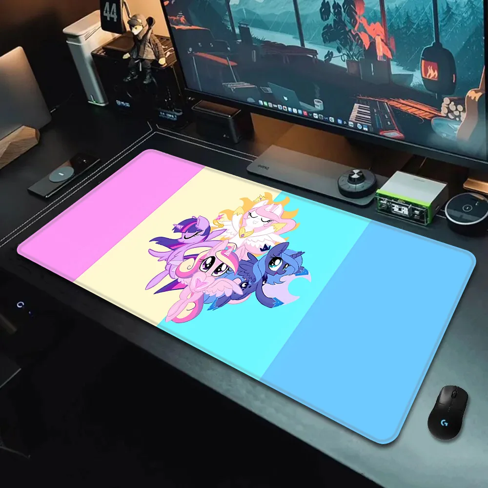 Enchanting Pony Design XL Mouse Pad - Non-Slip, Locking Edge, 90x40cm Desk Mat