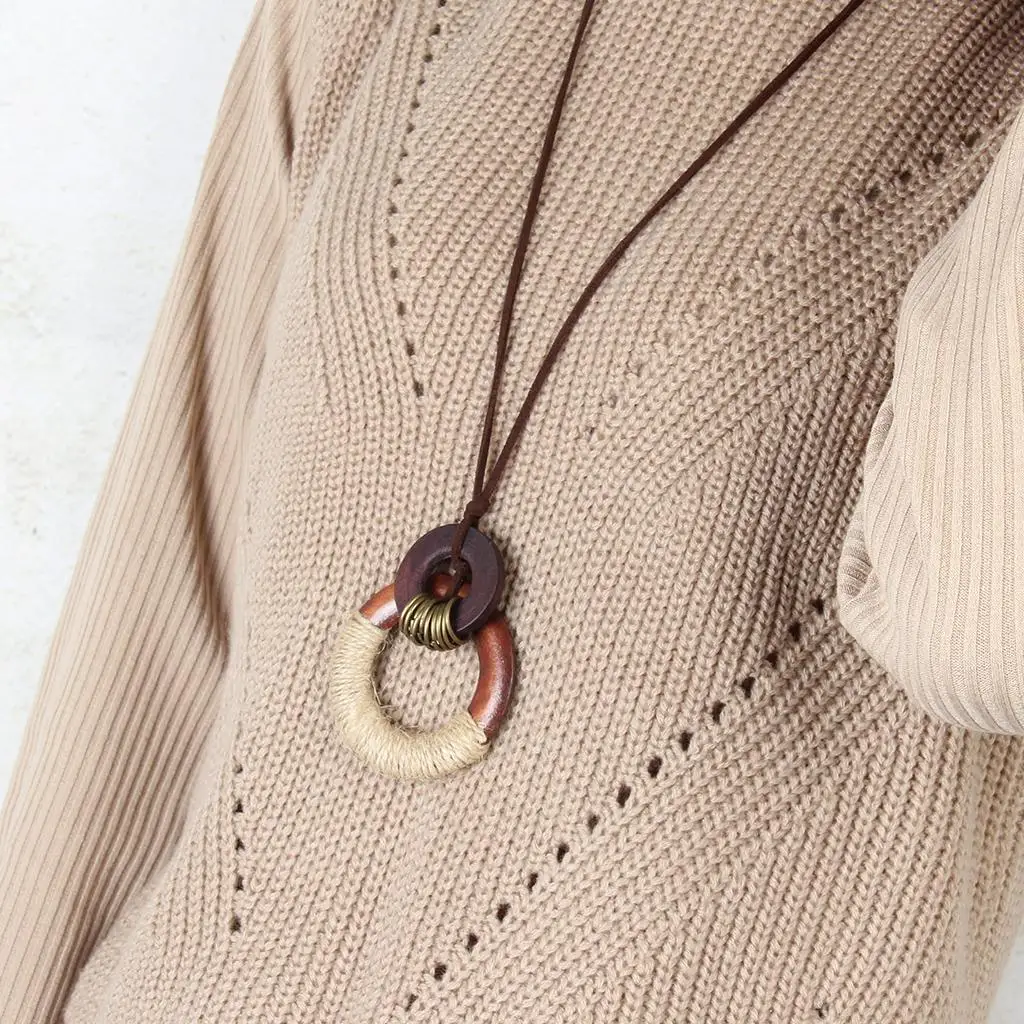 wood of vintage Circle Pendant with Hessian Rope Wrapped Lady Sweater Necklace