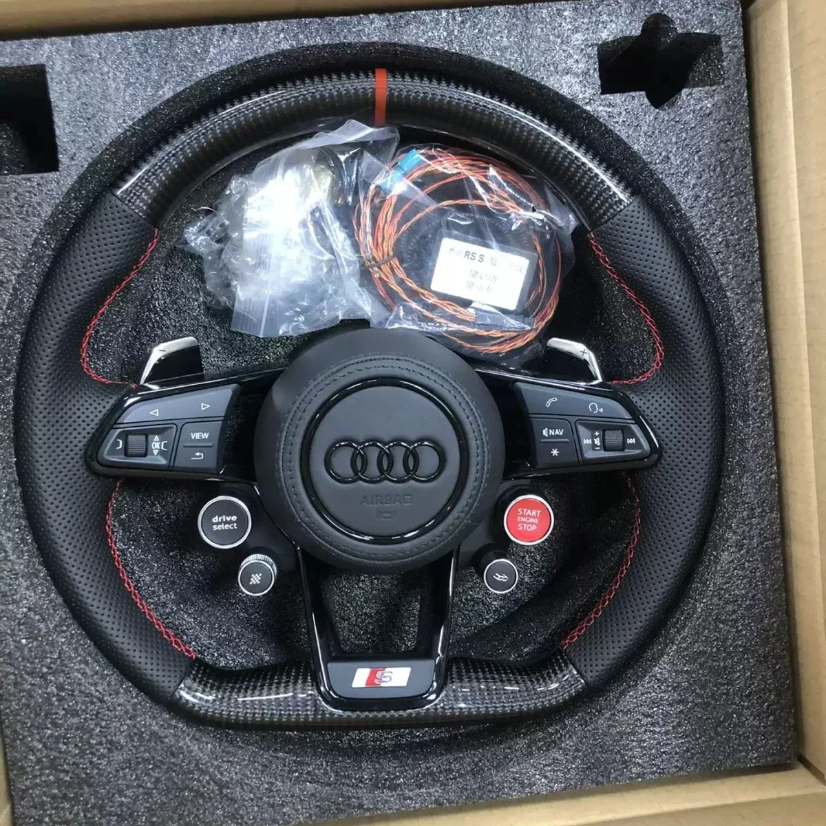 

Оптовая продажа с завода-audi R8 полный серия модификация рулевого колеса из углеродного волокна рулевое колесо с плоским дном две/Четыре кнопки
