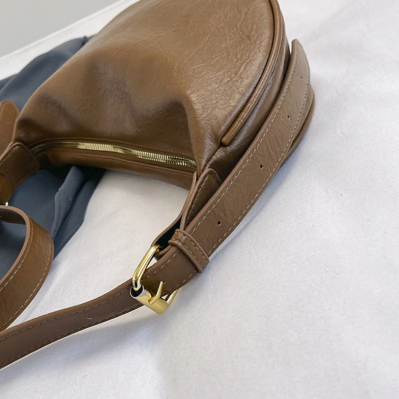2025 Large Capacity Soft Crossbody Bags for WomenLuxury Handbags Solid Shoulder Bags Female Casual Travel Hobos Bag Vintage Sac 4