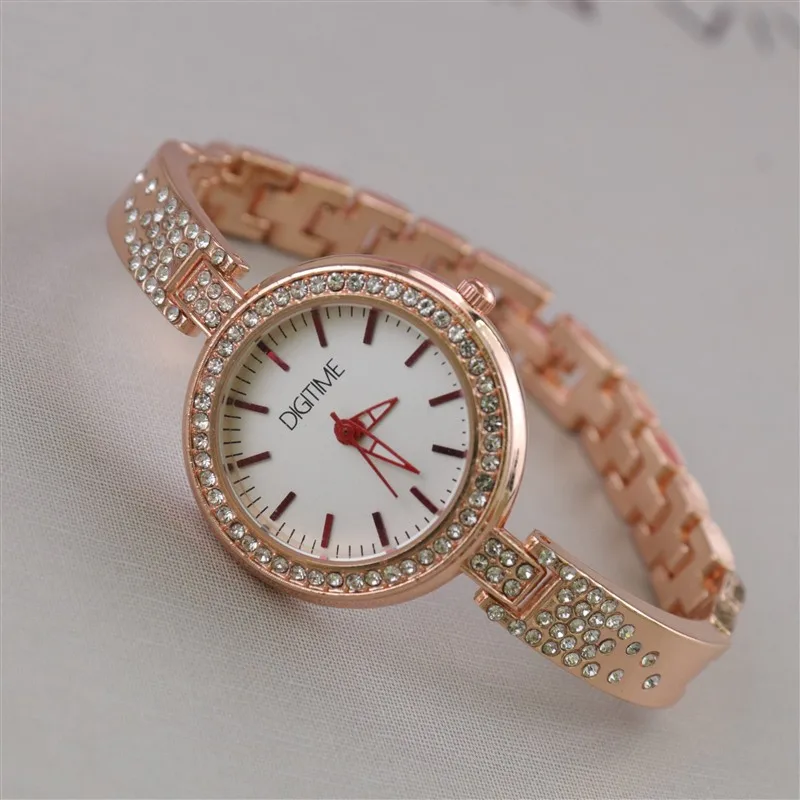 2023 Year  New Style Crystal Ladies Watches For Women Girl Simple Slim Stainless Steel Watchband Quart Charm Diamond Wristwatch