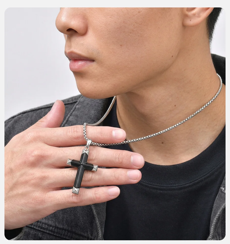 Vnox Natürliche schwarze Onyx-Kreuz-Halskette für Männer, Edelstahl-Anhänger mit Kastenkette, religiöses Schmuckgeschenk für Ehemann, Vater, Sohn – Detail 1