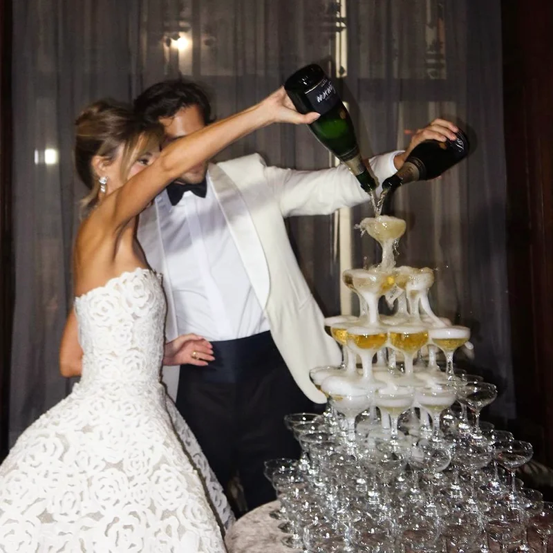 4/5/6-stöckiger Champagner-Turm mit 5 oz Plastik-Champagnergläsern, Einweg-Champagnerbecher für Hochzeit und Geburtstagsfeier