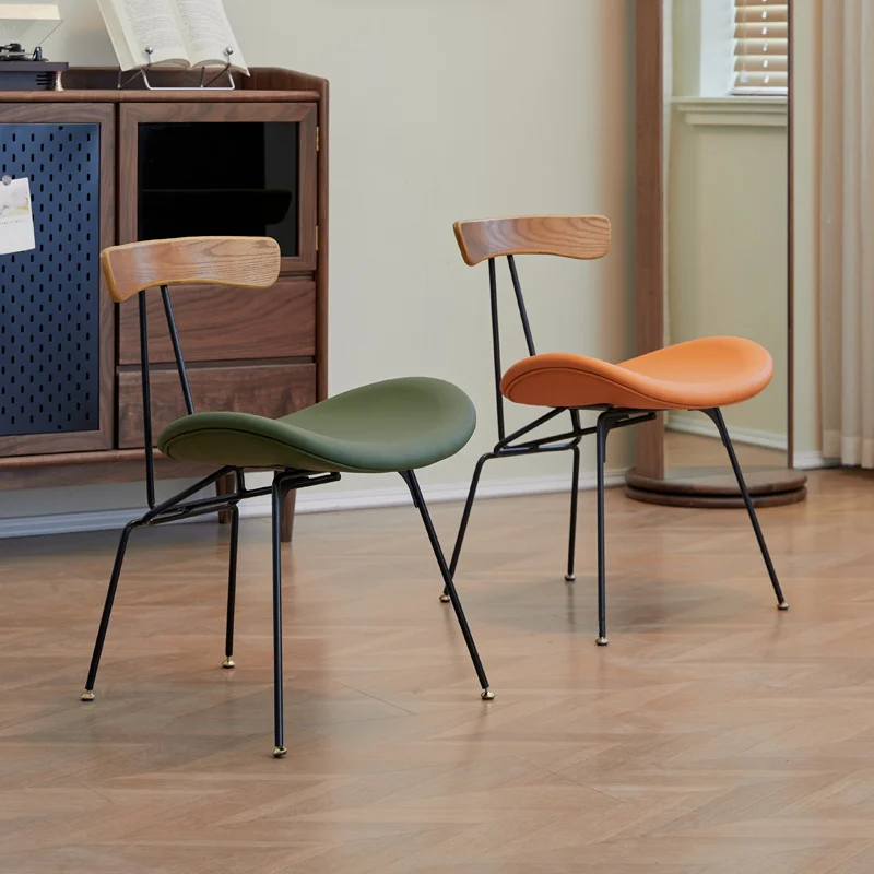 Nordic Designer Leisure Backrest Chair Solid Wood Vintage Iron Luxury Ant Dining Chair Industrial Style Leather Seat Furniture