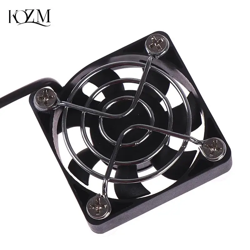 

Универсальный портативный охлаждающий USB-кулер для смартфонов