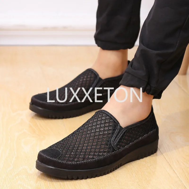 Men Mesh Breathable Vulcanized Shoes Summer New Fashion Non Slip Comfortable Soft Sole Breathable Black Casual Sports Shoes 3