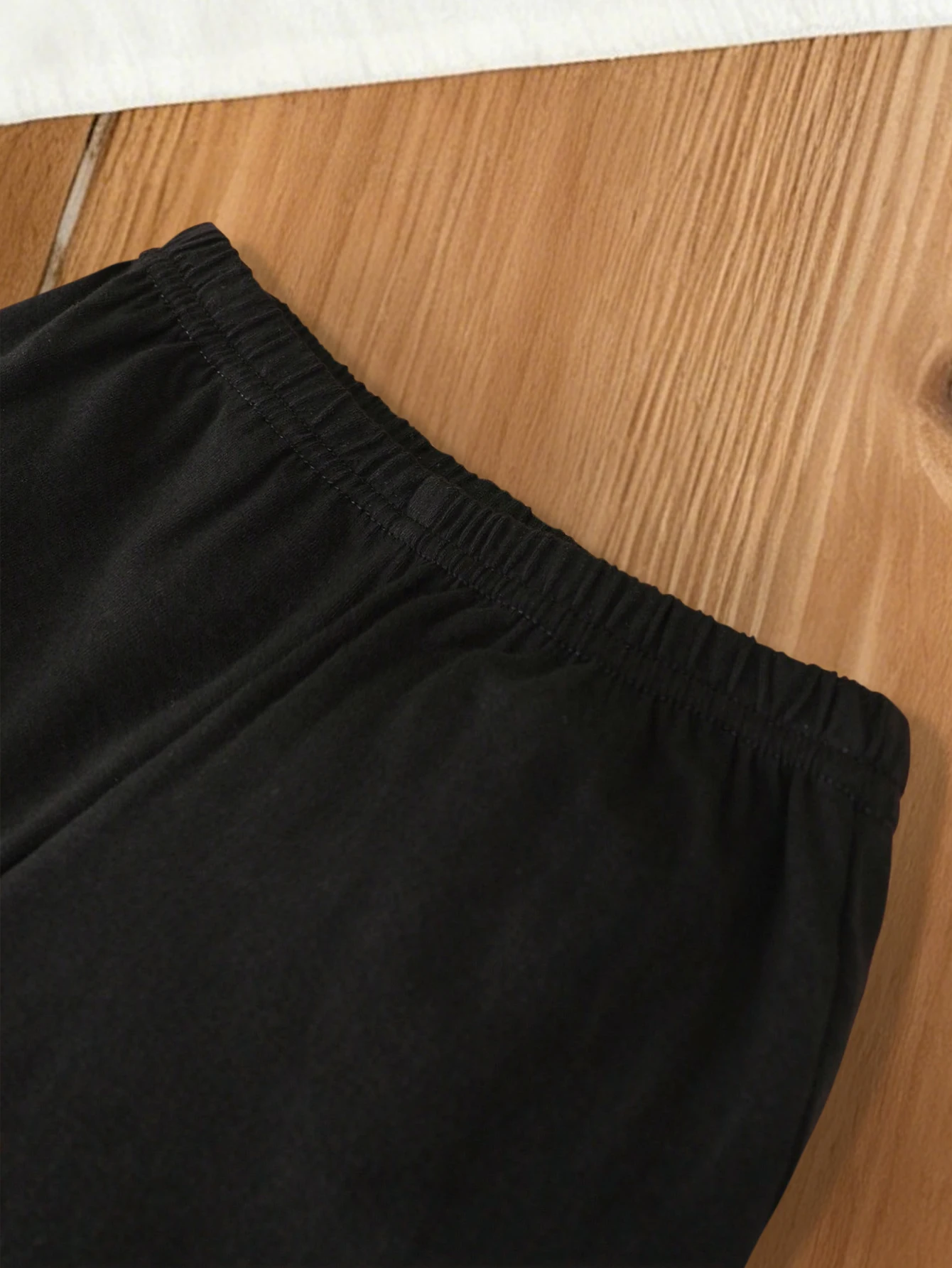 2026 봄/여름 베이비 보이즈 투피스 세트 67 디지털 프린트 티셔츠 + 크롭 팬츠 세트 캐주얼 통기성 소년 스트리트 스타일 의상 6-9M-2-3Y 어린이에게 적합