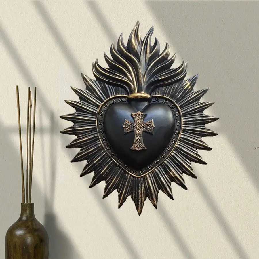 Gothic Sacred Heart Resin Wall Hanging Decorative Pendant for Religious and Festive Decor