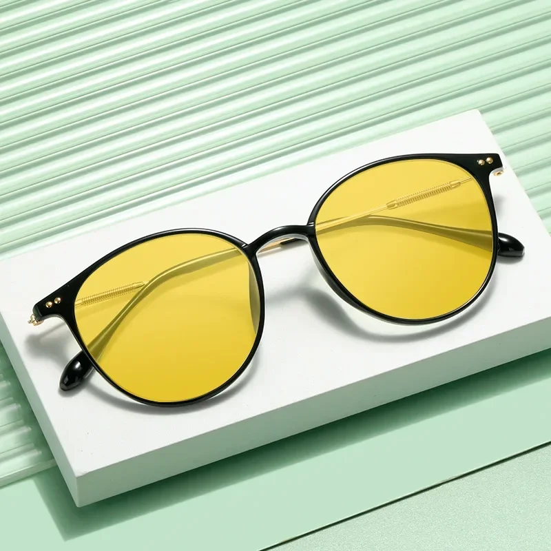 Ultra Light Outdoor Round Sunglasses Fashionable Night Vision Reading for Women and Men Car Driving Computer Protective Glasses