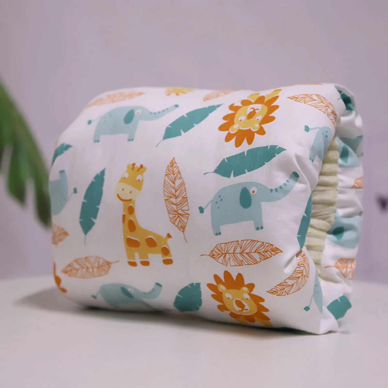 Care newborn baby health products Arm pillow breastfeeding nursing arm cushion baby decoration room feeding pillow