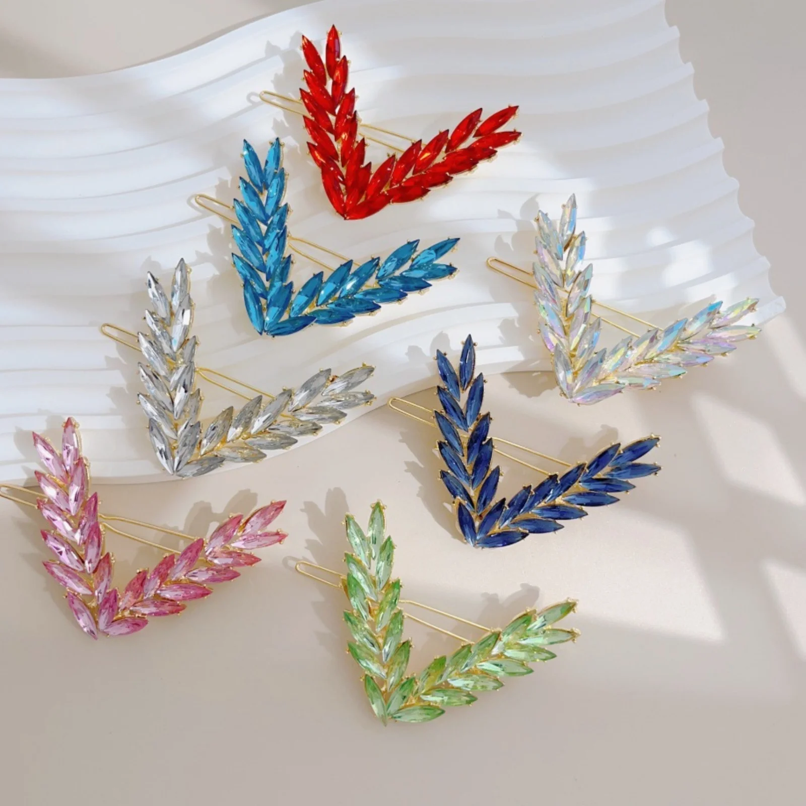 Luxury Shining Crystal Hair Clip For Women Korean V Shape Buckle Hairpins Girls Hair Accessories Headwear Fashion Ornaments Gift