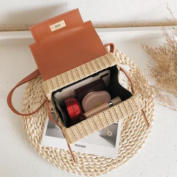 Mode Box Stroh Frauen Handtaschen Designer Korb geflecht gewebte Schulter Umhängetaschen Chic Lock Pu Sommer Strand Rattan kleine Klappe — изображение 6