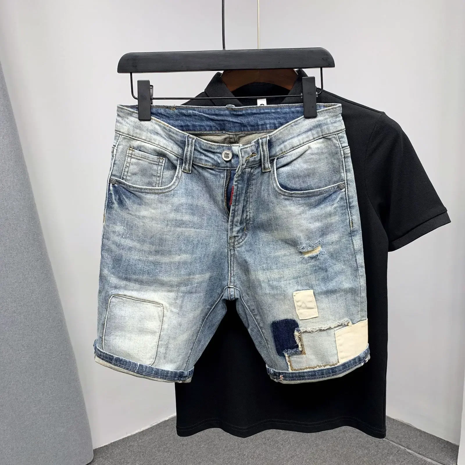 thumbnail image 1 of Pantalones vaqueros cortos para hombre, con parches rotos de varios colores, pantalones cortos de mezclilla para hombre, pantalones cortos desgastados elásticos con botones finos, ropa de calle de ver, 1 of 5