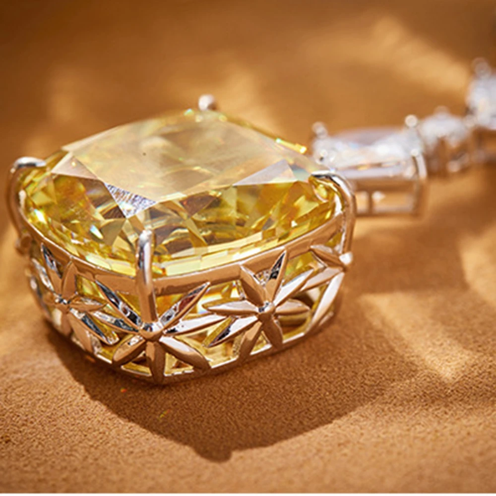 Luxury Sparkling Radiant Cut Square Yellow High Carbon Diamond