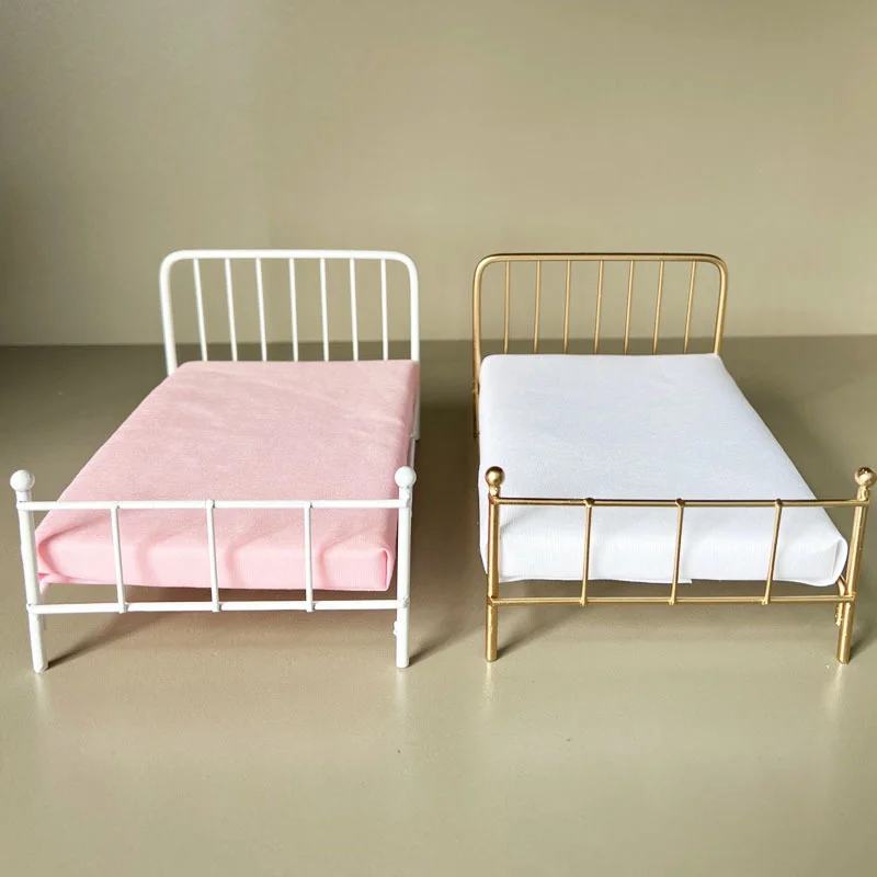 Poppenhuis Slaapkamer | Snel in huis! - Het Houten Poppenhuis
