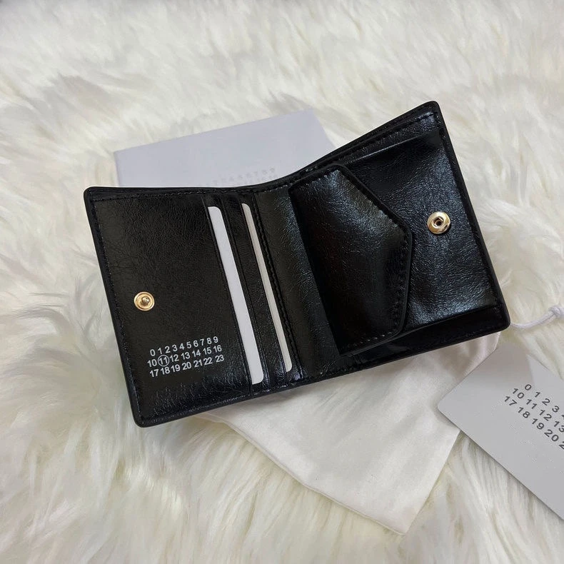 

2023 New Wallet M Six Style HighQuality Bright Smooth Head Layer Cowhide Folding Wallet With Button Coin Wallet MM