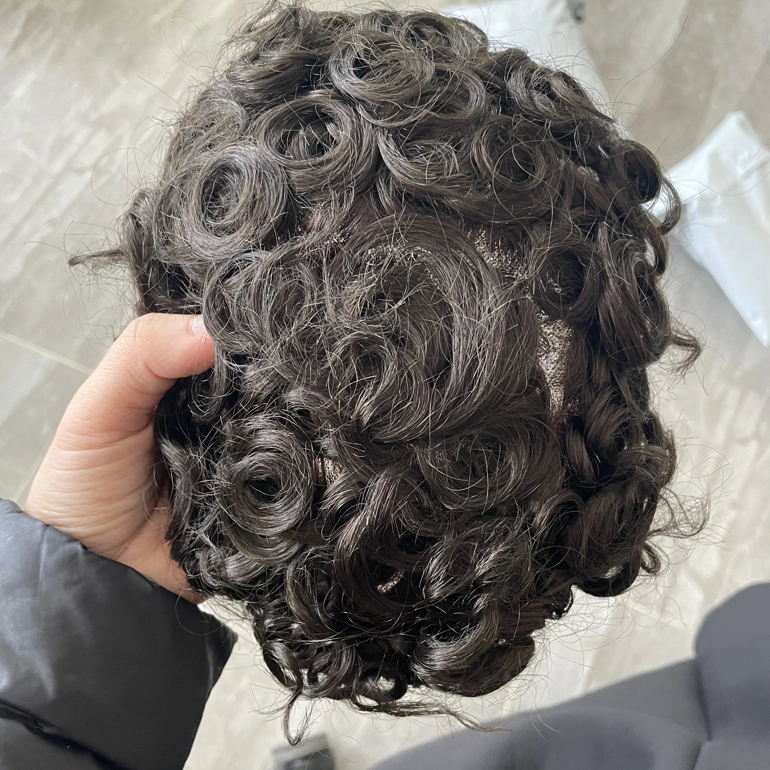 Toupet riccio da 20 mm per uomo, base in NPU resistente con parte superiore in pizzo a rete mono fine, sistema di capelli umani al 100% per protesi capillare maschile, riccioli da 24 mm - immagine 3