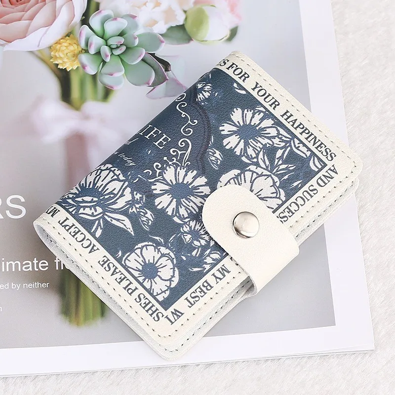 Elegant Floral Cardholder with Ample Slots