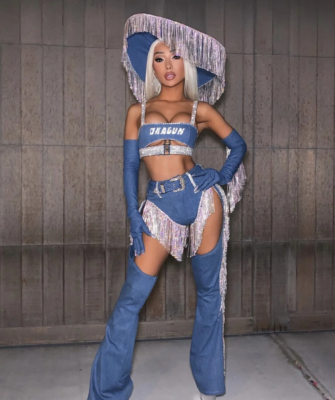 Customers come to map custom-made cowboy tassel gogo performance clothes bar performance clothes