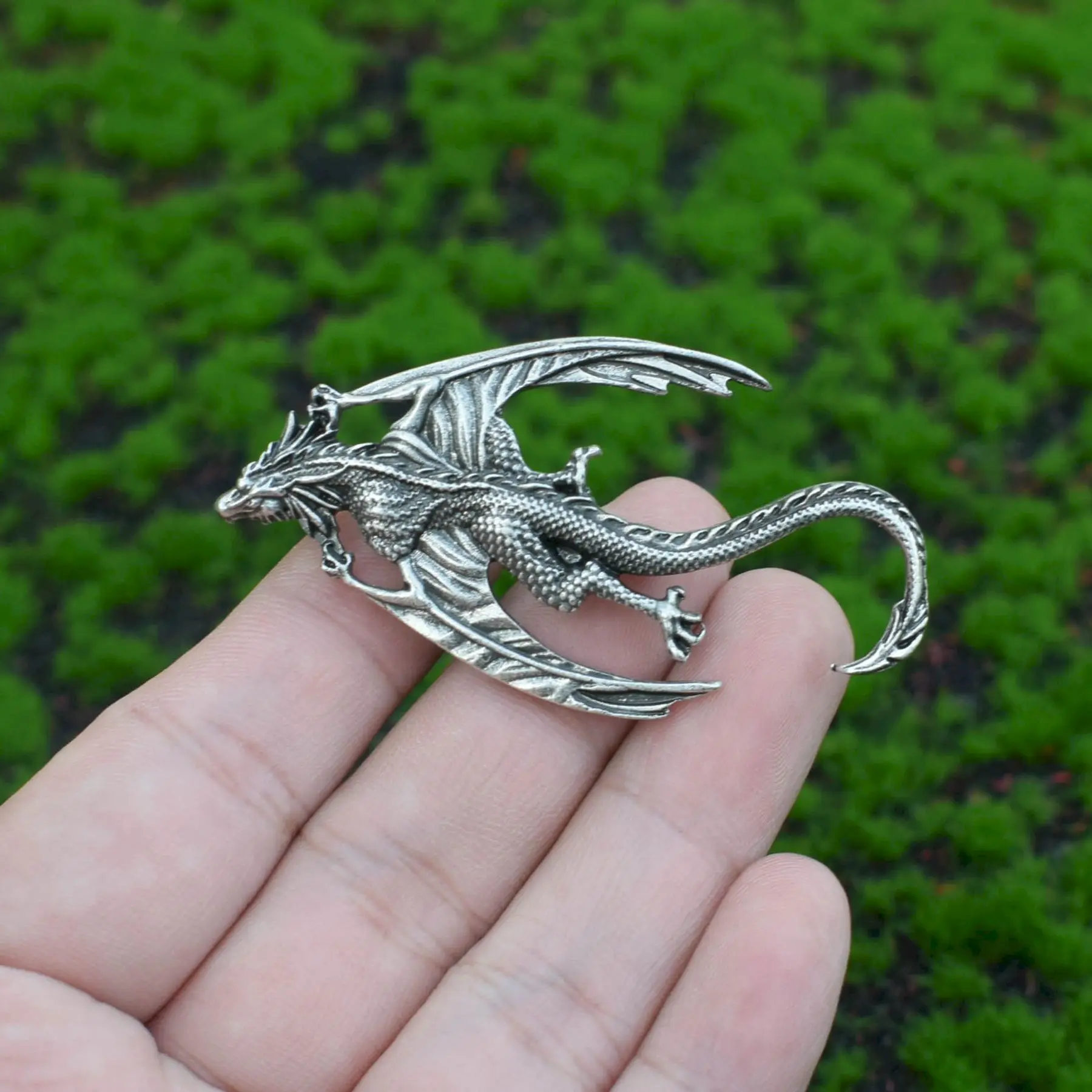 1pcs Vintage Sky Dragon Pin Metal Brooch Pin Men Brooch