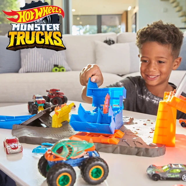 Hot Wheels Monster Trucks Playset