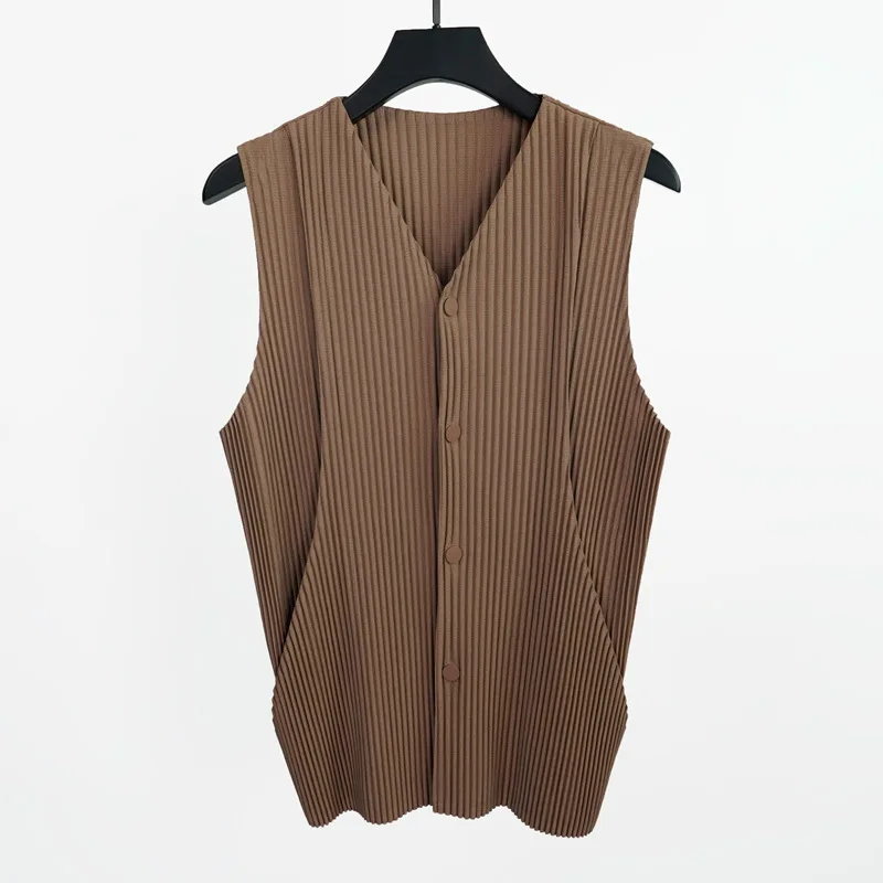 Pleats 2024 Pleated New Men's Waistcoat Pleated Buckle Vest Summer New Business Casual Versatile Men's Clothing 6