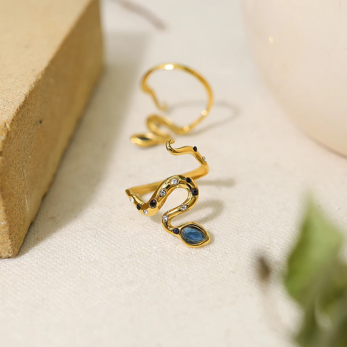 YACHAN Trendy Stainless Steel Snake Rings for Women Chic Exquisite Zircon Crystal Luxury Tarnish Free 18K Gold Plated Jewelry 5