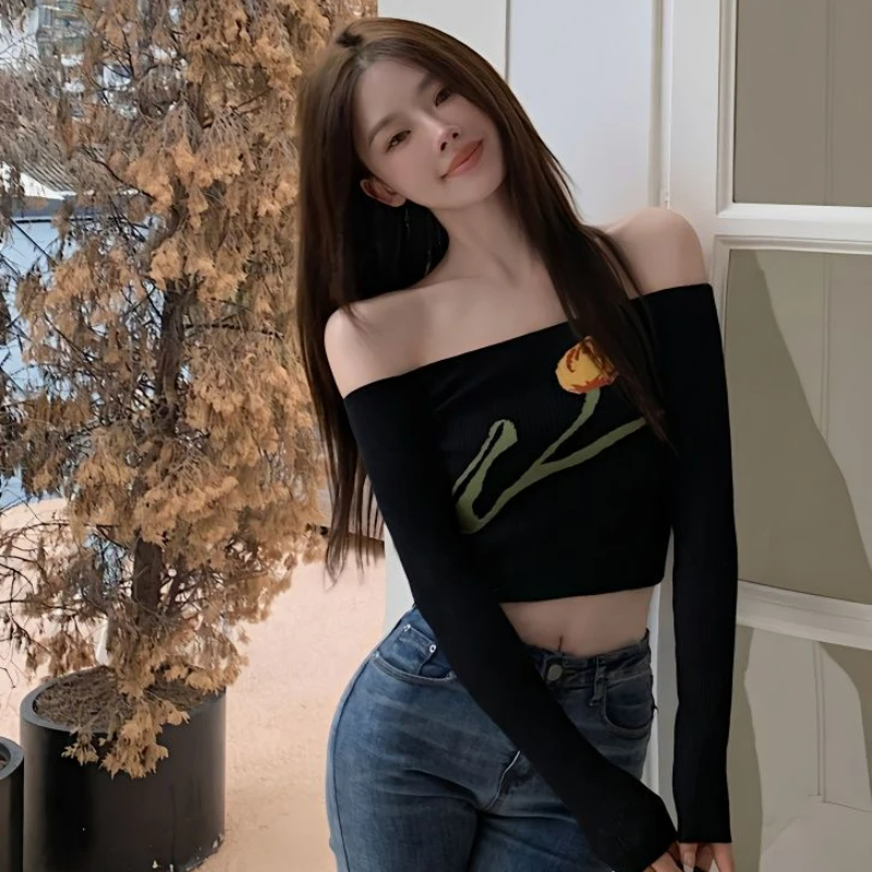 

Off Shoulder Long Sleeved Bottom Shirt for Women's Spring 2023 New Sweet Jacquard Slim Fitting Short Top