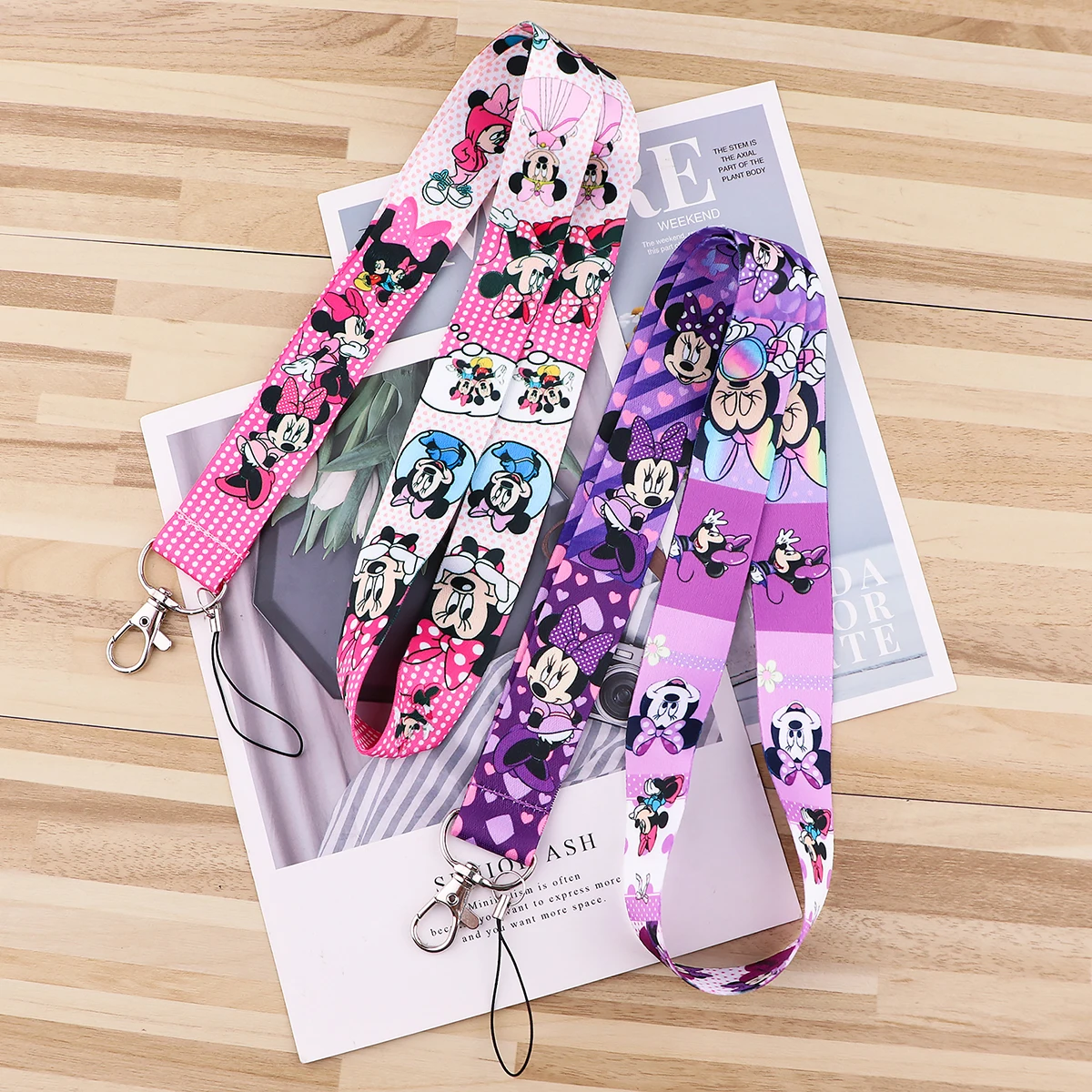 حامل بطاقة هوية/شارة مع حبل عنق بتصميم ميني ماوس (...
