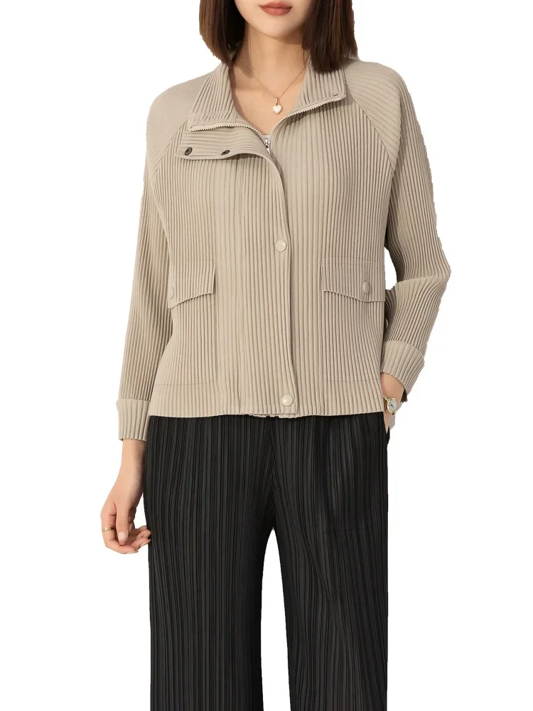 YUDX Miyake Winter Section Jacket Women\'s Fashion Casual Loose Large Size Zipper Section Thick Fabric Pleated Short Top 2023 New