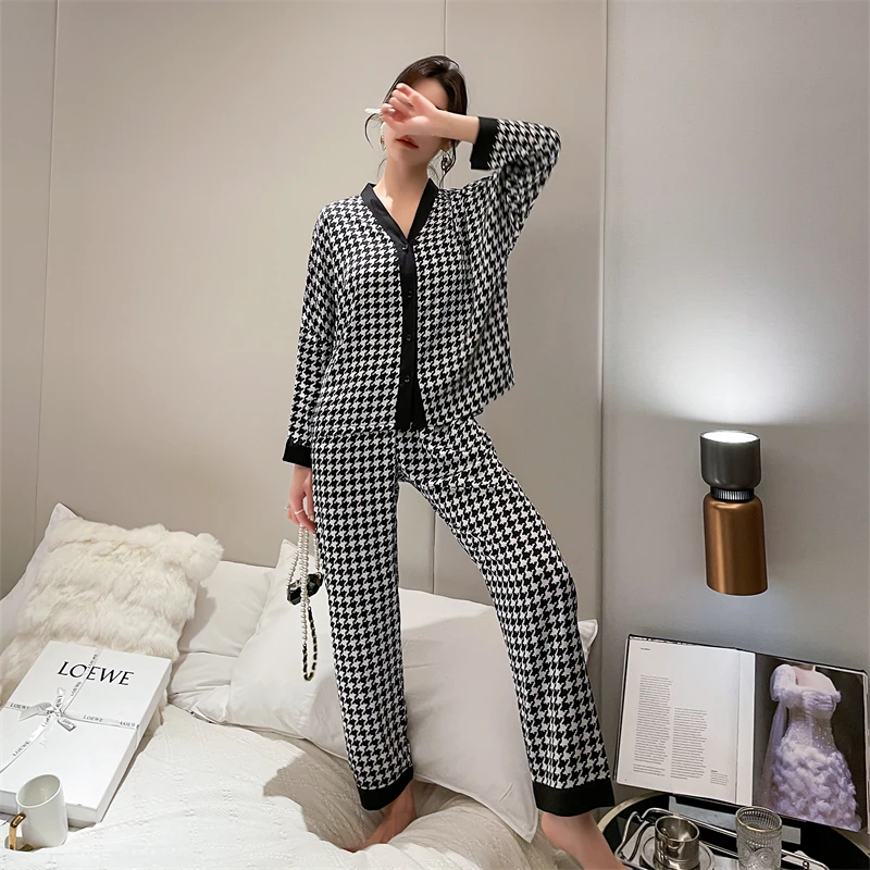 2022 New Style Spring Pajamas Women's Long-sleeved Ice Silk Home Clothes Two-piece Set Pajama Set Women Satin Pajamas