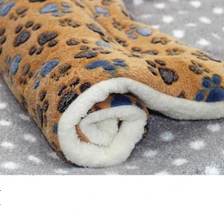 Luxurious Oversized Flannel Pet Bed and Blanket - 3XL-97x68cm (CW004-huangjiaoyin)