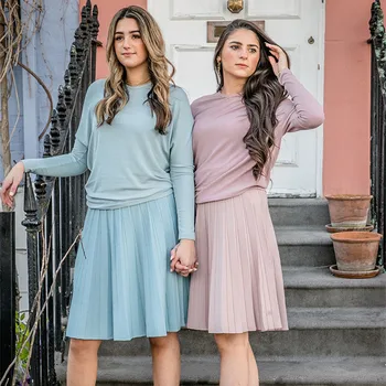 2022 nuove donne primavera estate gonne lavorate a maglia gonna a pieghe classica femminile abiti in maglia di colore solido vestiti di grande qualità 1