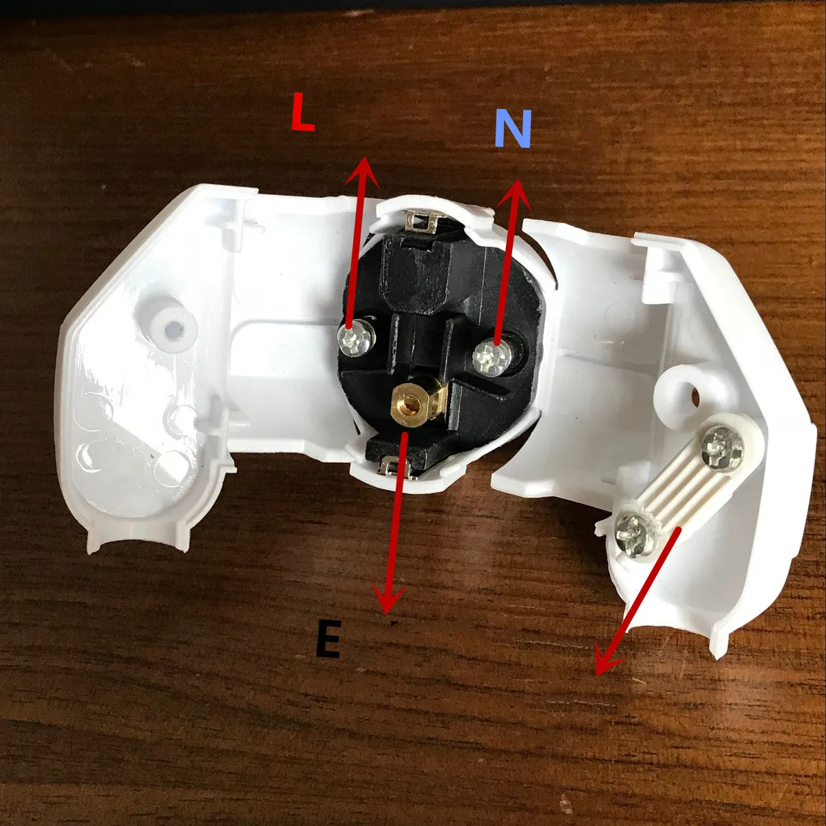 Cordon alimentation IEC coudé blanc 5m
