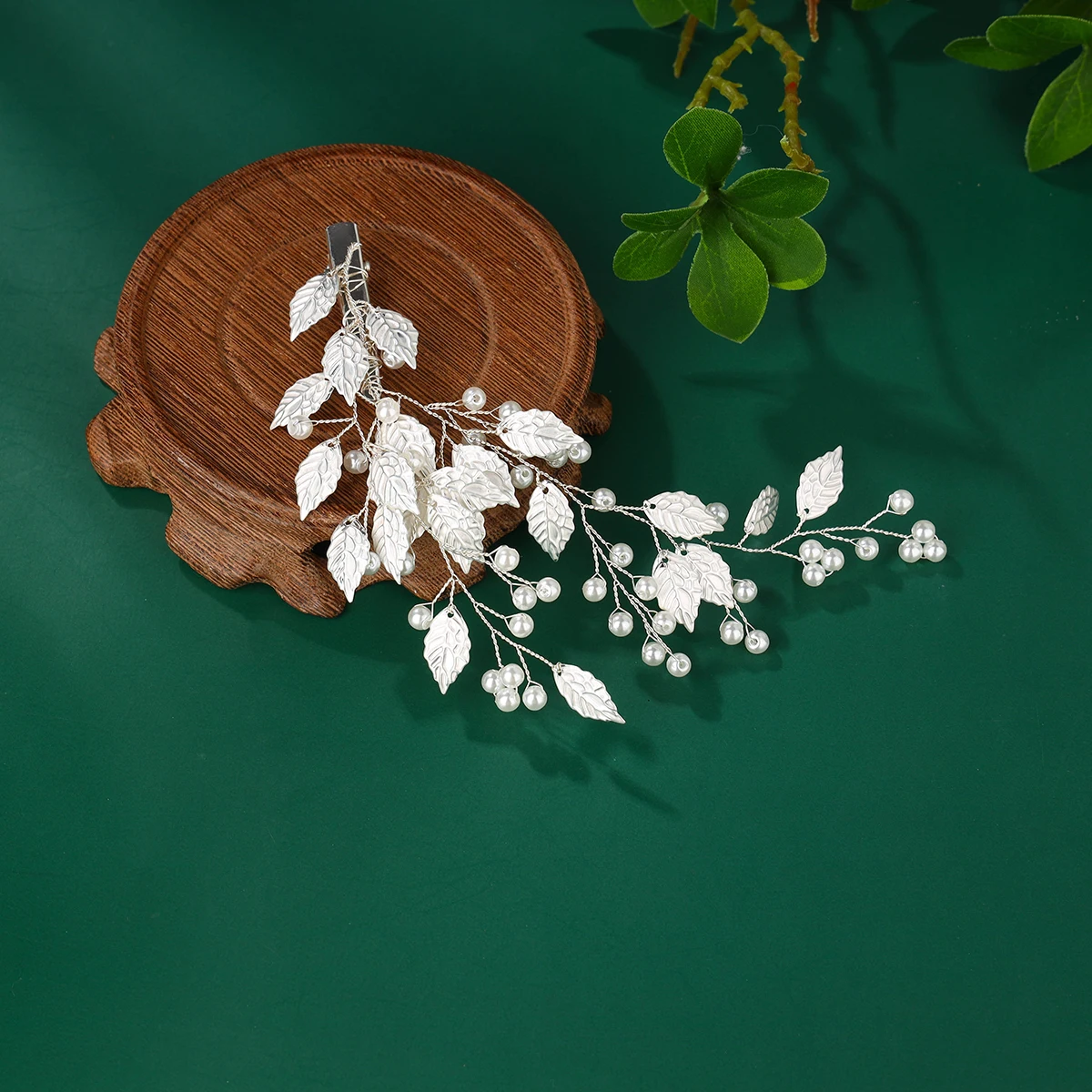 Handmade wedding hair comb pearl flower leaf bridal hair clip ladies wedding ornament