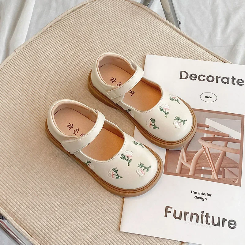 Leather Kids Dance Shoes with Flowers Embroidery for Girls