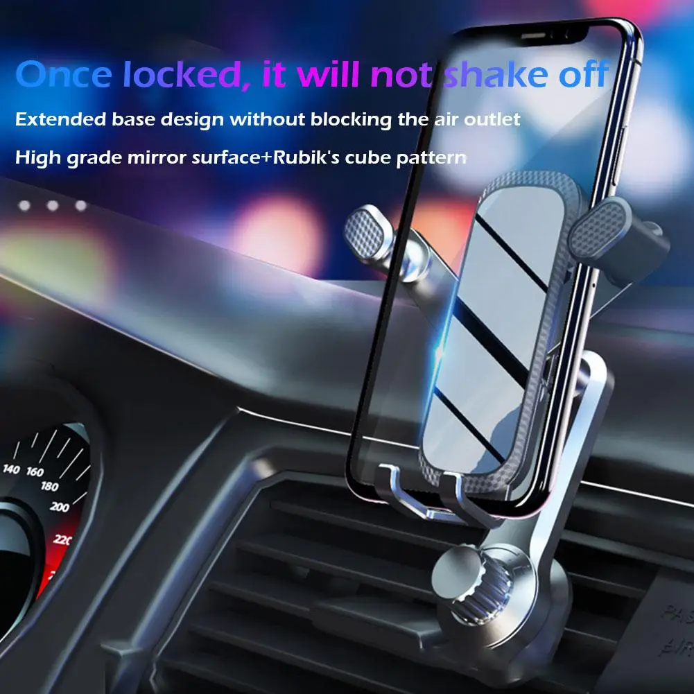 Universelle halterung mit smartphone an der windschutzscheibe des autos für  gps. weißer bildschirm für ihren werbetext