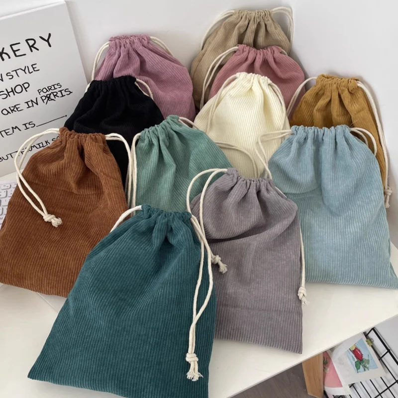 Geschenktüten aus geripptem Samt, 7 x 9 cm, 9 x 12 cm, 13 x 17 cm, 50 Stück/Lot, individuelles Logo, Cordbeutel, Schmuckbeutel mit Kordelzug – Detail 4