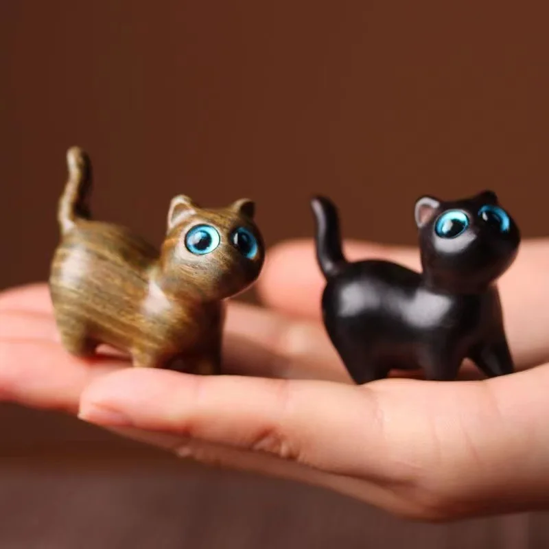 

Sandalwood Cat Cute Wooden Mini Doll Hand-carved Desktop Ornaments Creative Handicrafts Hand-held Pen Holder Gift