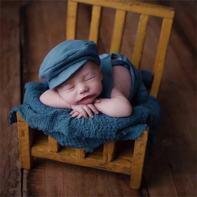 Capture newborns precious moments with Knitted Outfits and Hat Pants