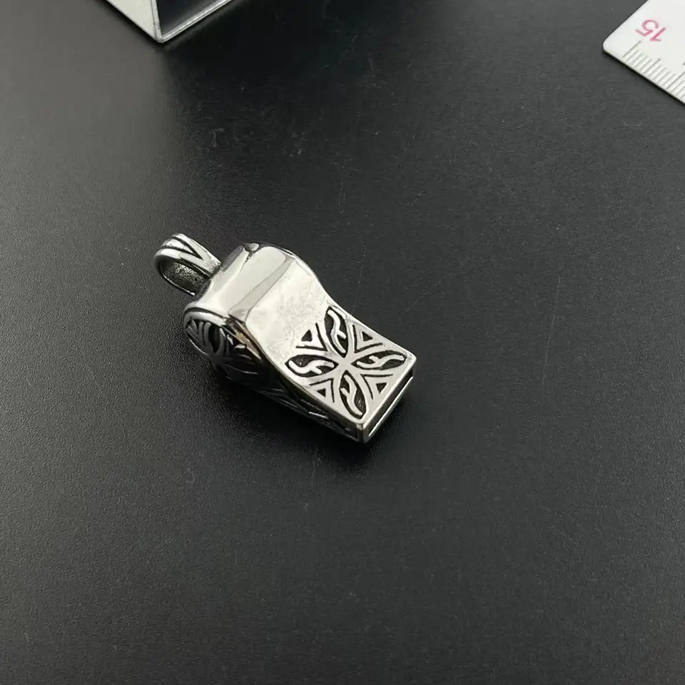 Collana Con Pendente A Fischio D'argento In Alluminio, Collana Con