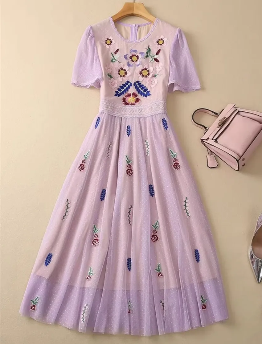 

2023 New Designer Fashion High Qualtiy Summer Women O Neck Flare Sleeve Mesh Flower Embroidery Casual Holiday Party Dresses