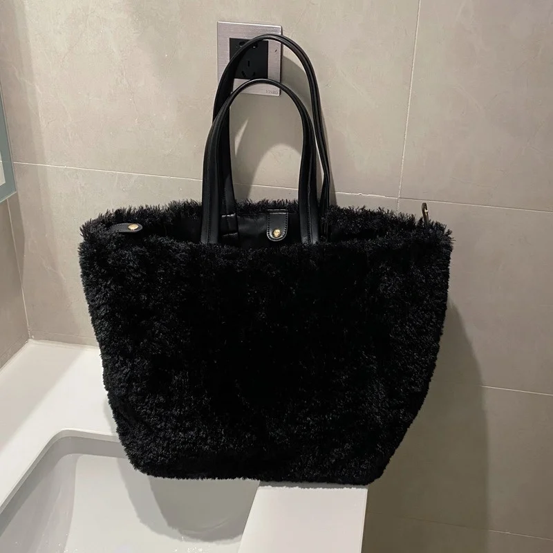 Large Capacity Women's Plush Shoulder Bag Luxury Faux Fur Shoulder Bag New Winter High Quality Plush Shoulder Bag