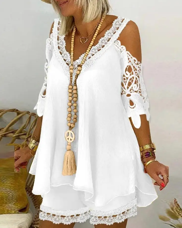 Women's Casual Short Suit 2023 Summer New Travel and Vacation V-Neck Stitching Lace Off-The-Shoulder Flowing Top & Shorts Suit