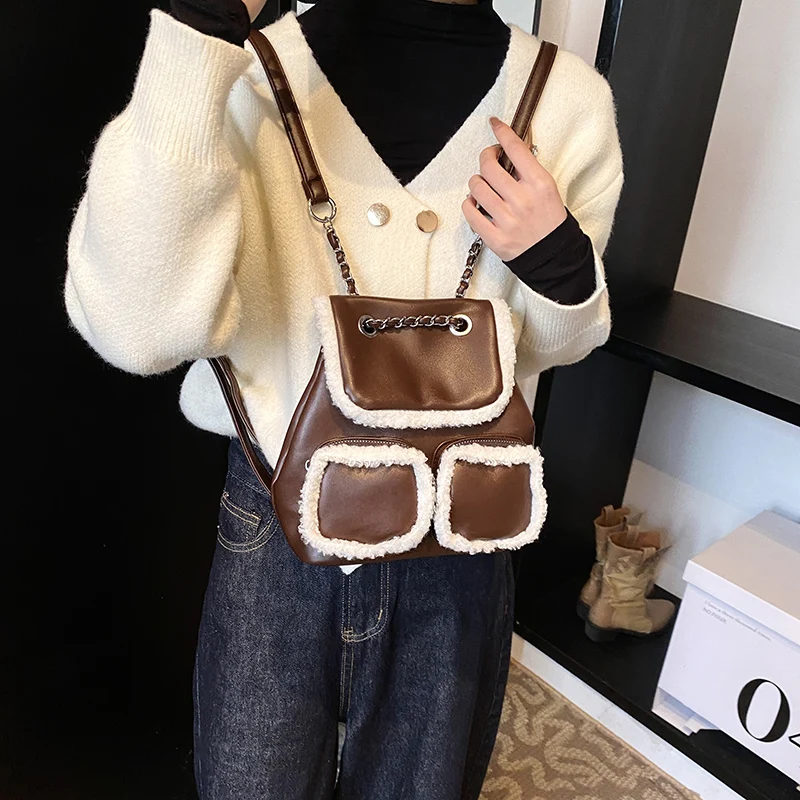 Kleine Doppeltaschen Umhängetaschen für Frauen 2024 Winter Pelz Spleißen Leder Rucksack Mode Anti-Diebstahl Casual Reise Rucksack – Detail 3