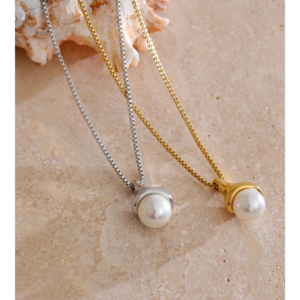 Yhpup Stainless Steel Round Pendant Necklace