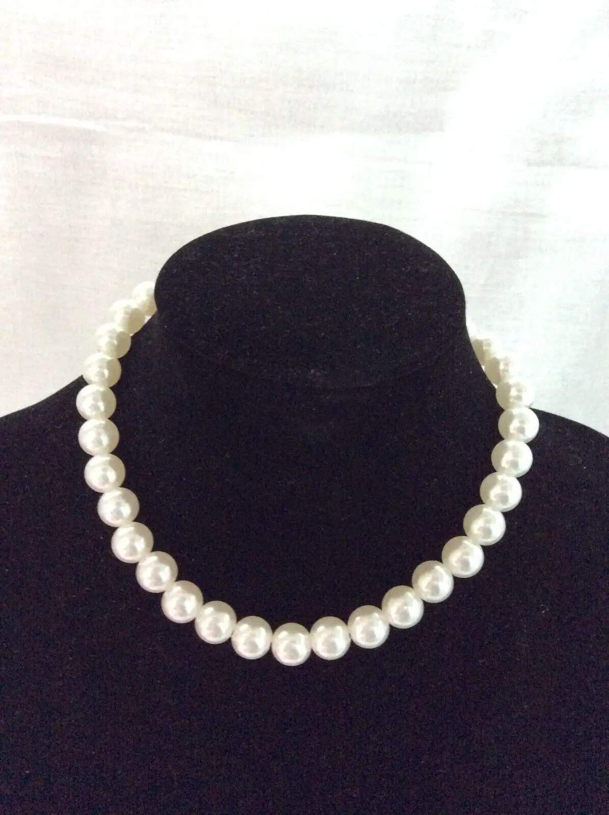 

18 inch huge gorgeous AAA+11-12mm natural Akoya round white circular pearl necklace