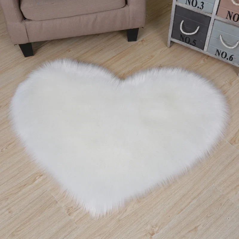 Irregular Heart Plush Carpets Bedside Soft Sweet Anti-slip Living Room Bedroom Floor Sofa Universal Washable Home Decor Doormat 2