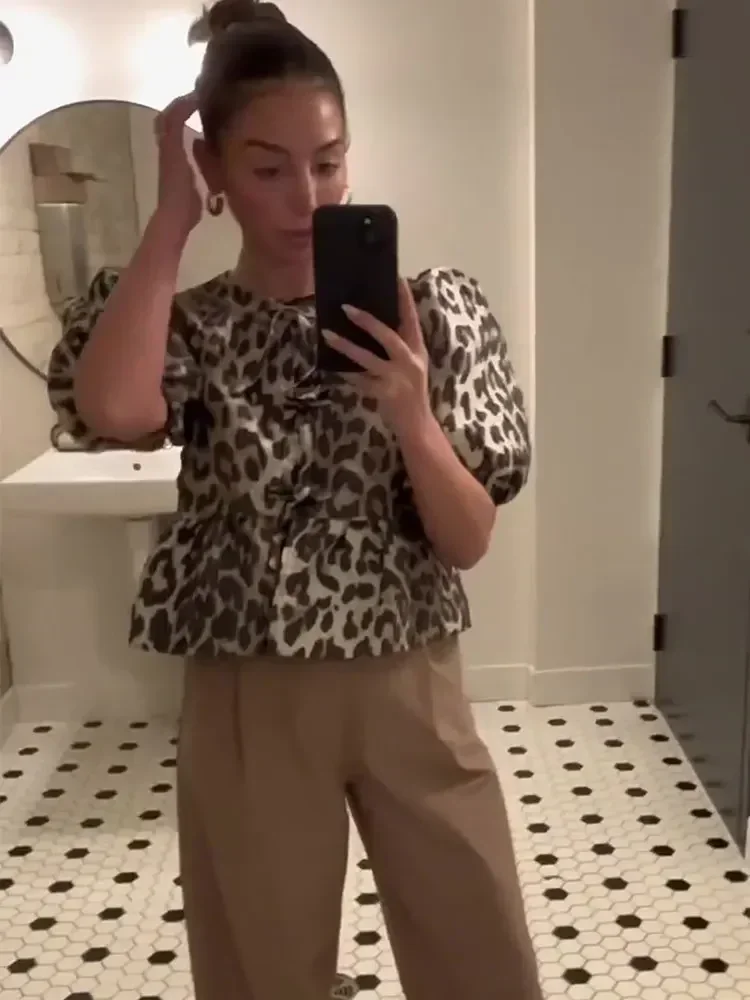 Fashion Leopard Printed Hollow Out Shirt Women 2024 Causal O Neck Short Sleeved Single Breasted Tops New Chic Female Streetwear