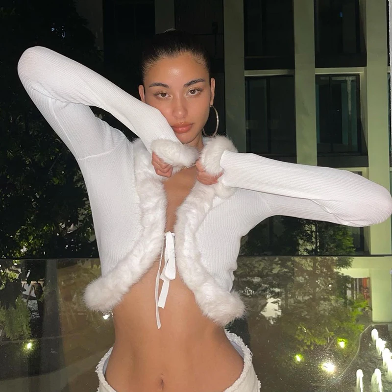 Рисунок 4 - Женское осенне-зимнее трикотажное пальто